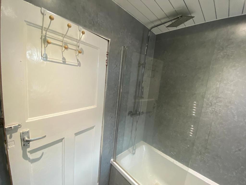 Lovely Private Room In Sandilands Dr Ab24 Aberdeen Exterior photo